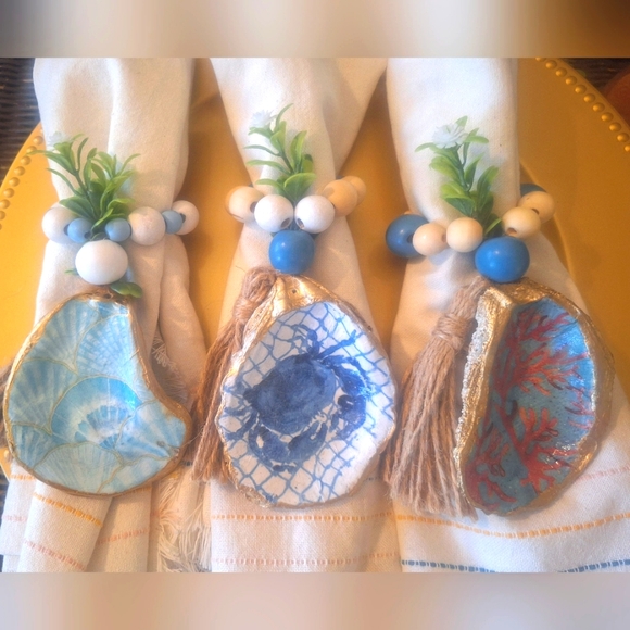 Decopauged Oyster Shell Napkin Rings - Picture 1 of 4